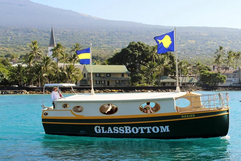 Riff-Tour im Glasbodenboot in Kona